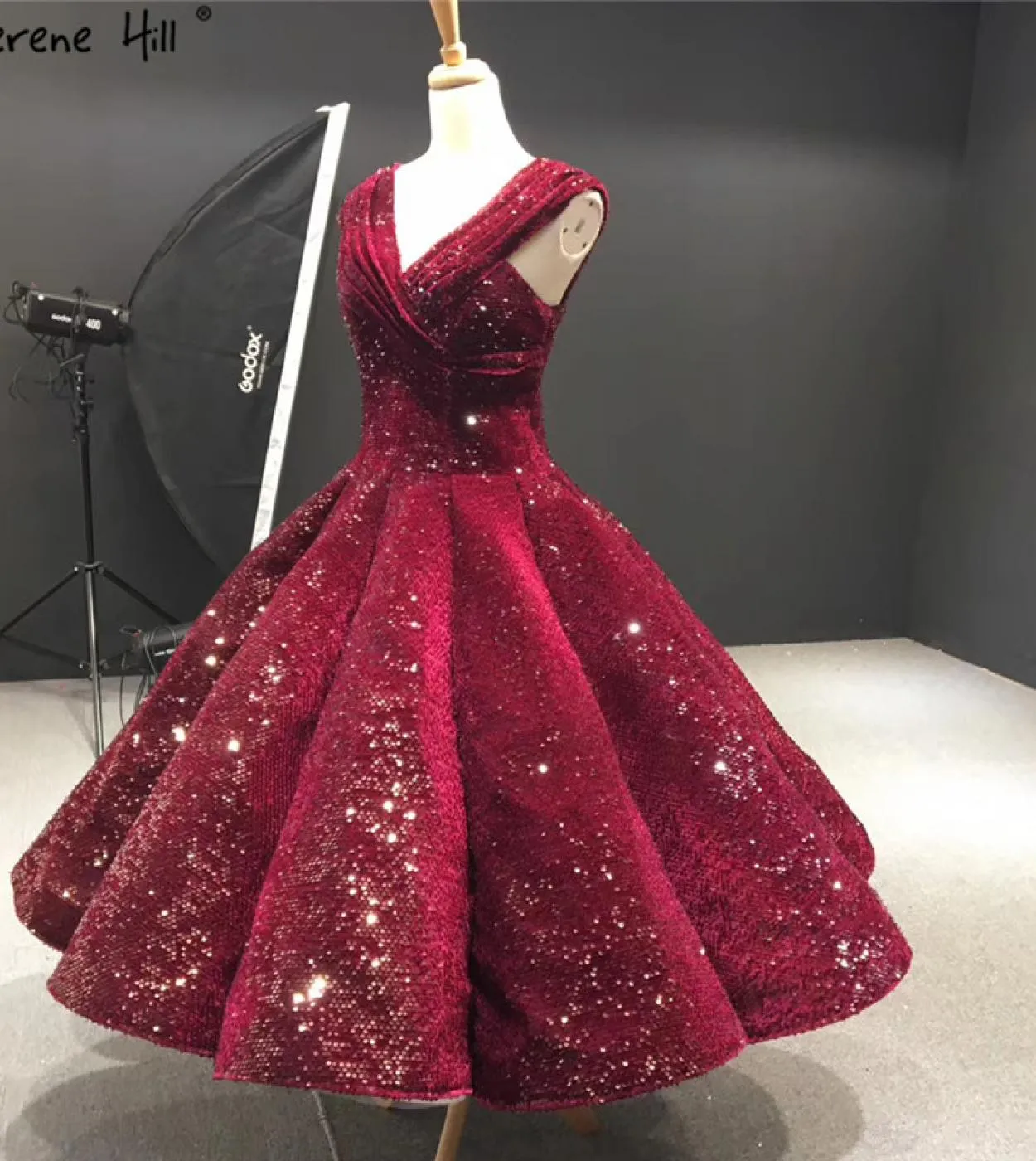 Abiti da sposa di lusso con scollo a V rosso vino Abiti da sposa senza maniche con paillettes di fascia alta Ha2296 Matrimonio s