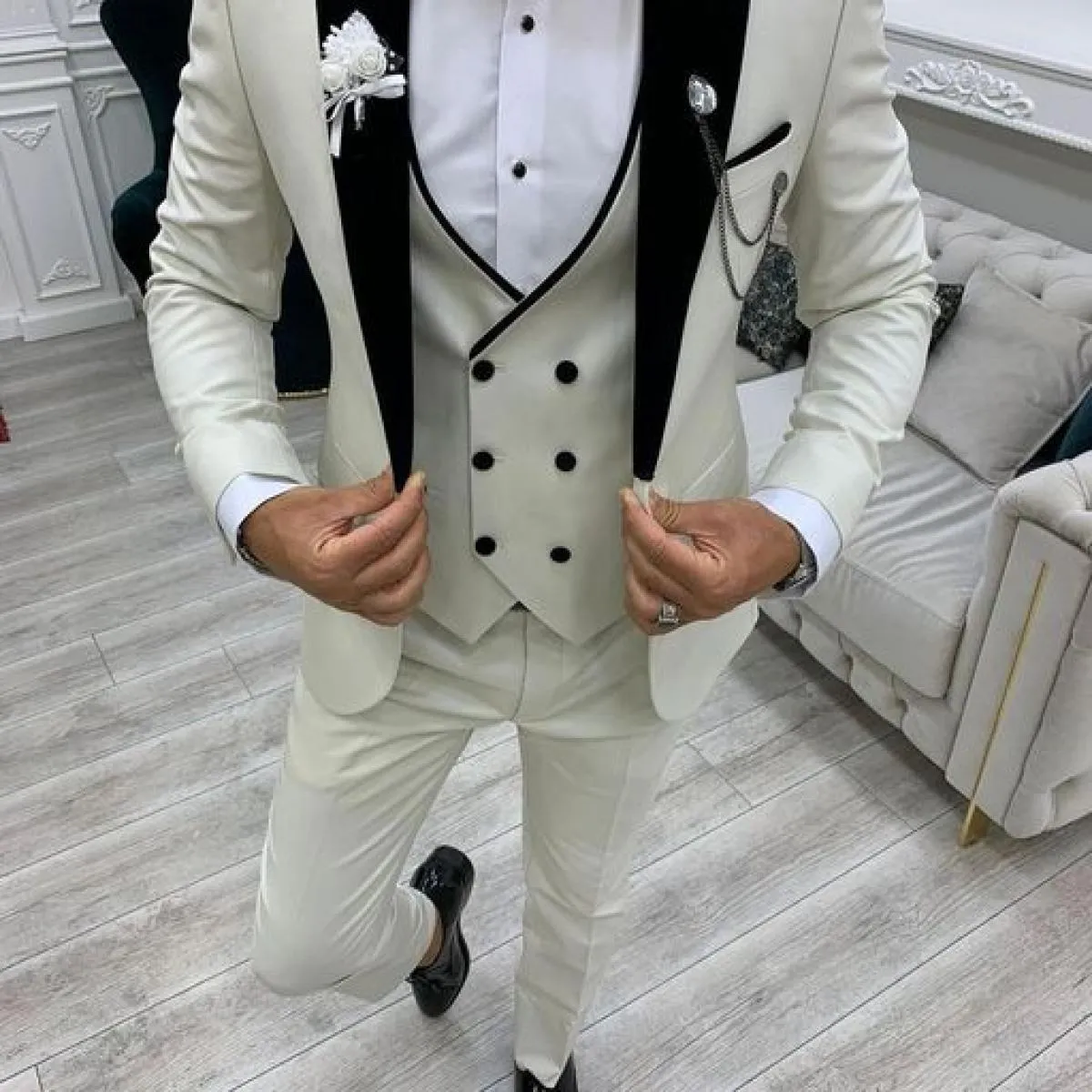 Blazer Set Ultimi disegni Abito da uomo Blazer avorio Gilet Pantaloni Custom Made Abiti da sposa uomo Sposo Smoking Sposo 3 Pie