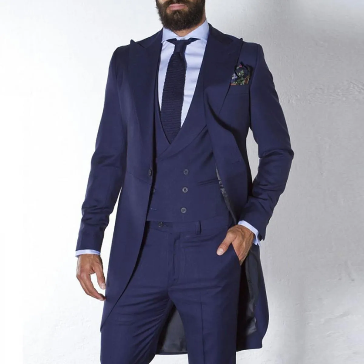 Frac blu navy Abiti da uomo per matrimonio Smoking da sposo su misura Lungo blazer di moda maschile 3 pezzi Costume da testimone